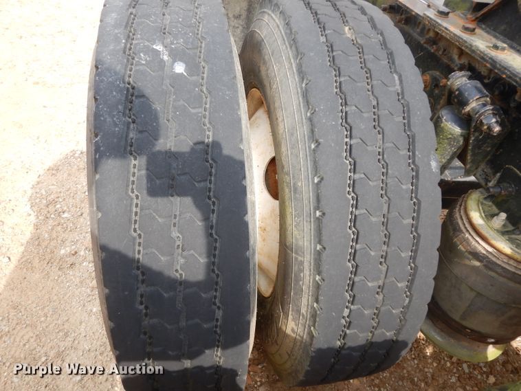 image for item DI5272 2007 Freightliner Columbia  semi truck