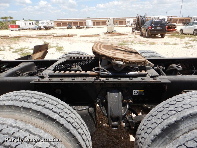 image for item DJ0750 2012 Kenworth T700  semi truck