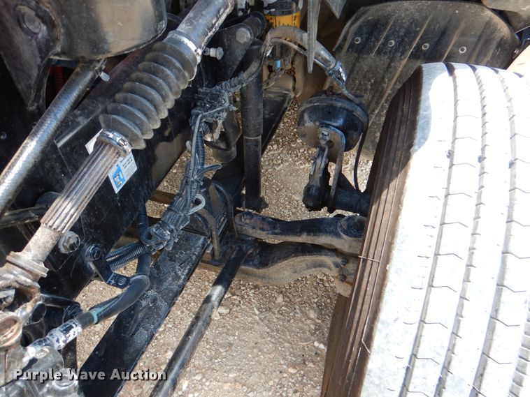 image for item DJ0750 2012 Kenworth T700  semi truck