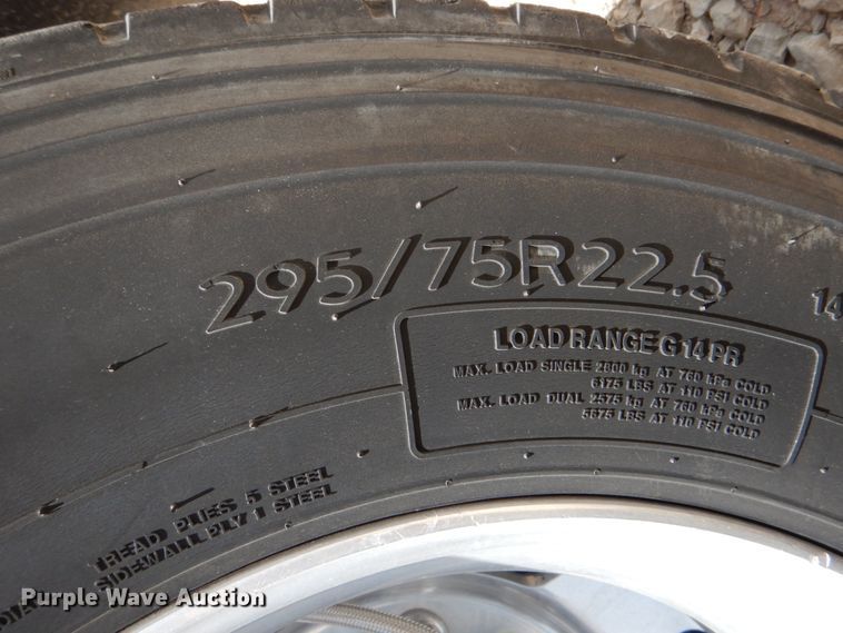 image for item DJ0750 2012 Kenworth T700  semi truck