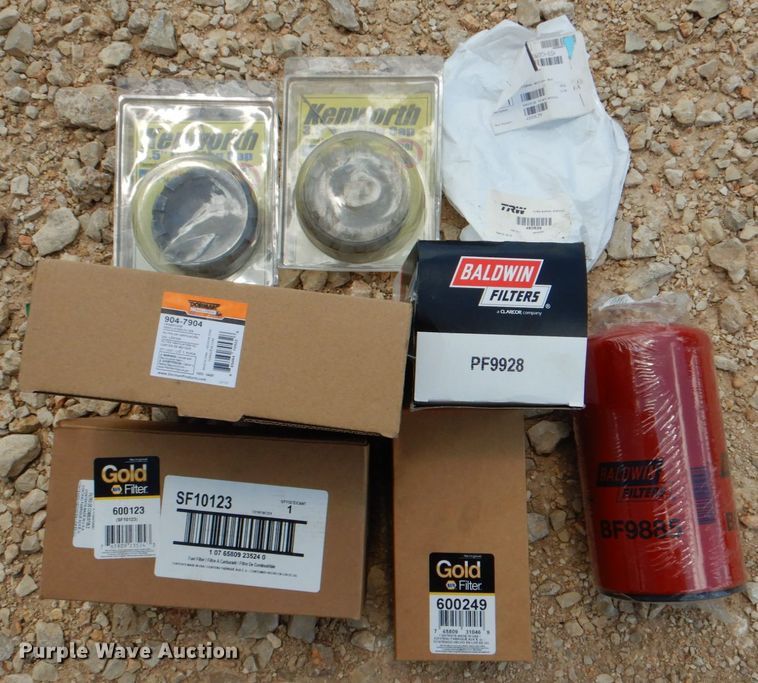 image for item DJ0750 2012 Kenworth T700  semi truck