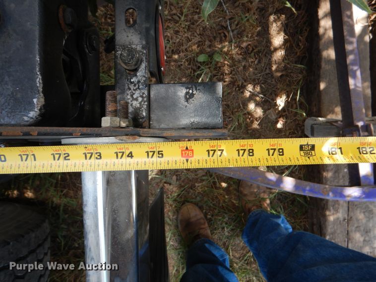 image for item DJ0750 2012 Kenworth T700  semi truck