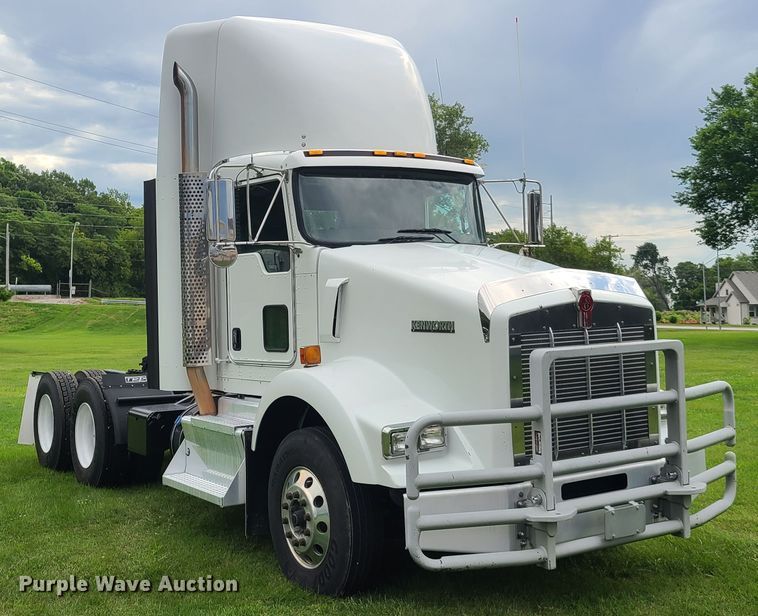 image for item EZ9122 2013 Kenworth T800  semi truck