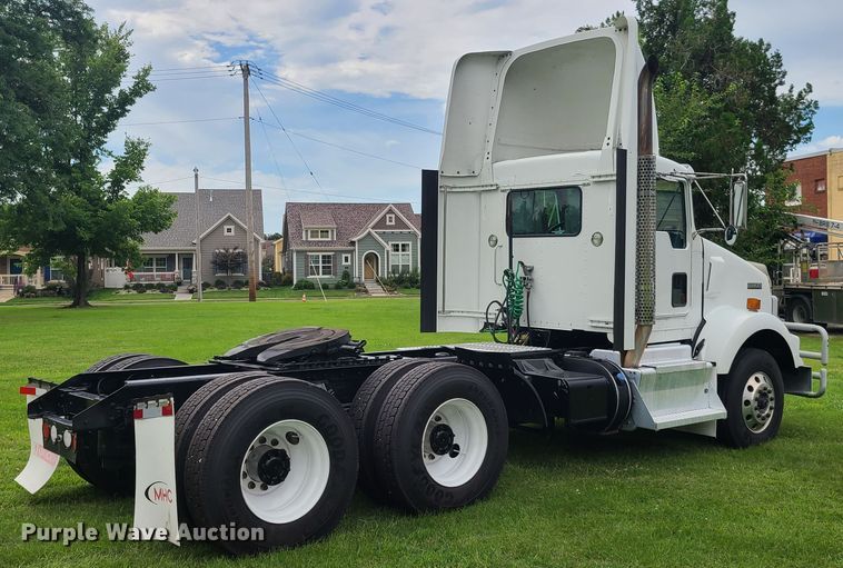image for item EZ9122 2013 Kenworth T800  semi truck