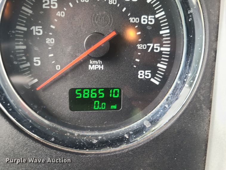 image for item EZ9122 2013 Kenworth T800  semi truck