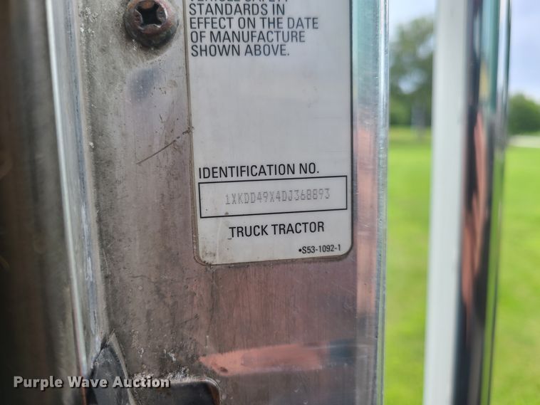 image for item EZ9122 2013 Kenworth T800  semi truck