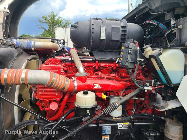 image for item EZ9122 2013 Kenworth T800  semi truck