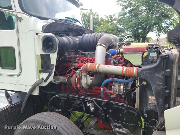 image for item EZ9122 2013 Kenworth T800  semi truck