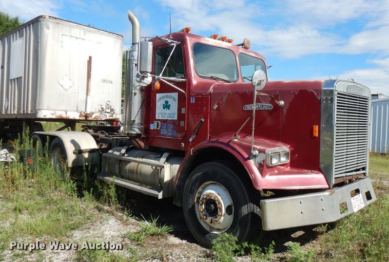 image for item FN9320 1986 Freightliner FLC  semi truck