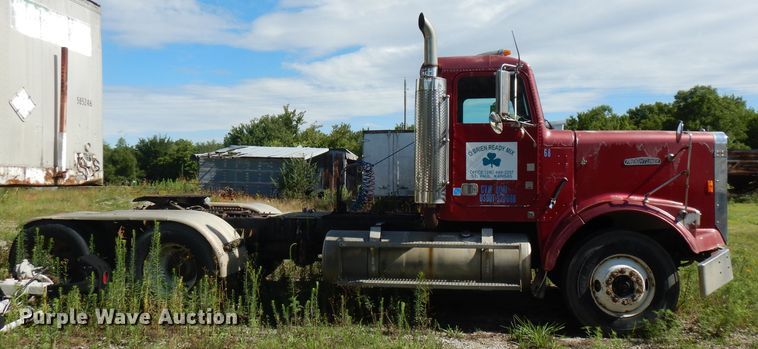 image for item FN9320 1986 Freightliner FLC  semi truck