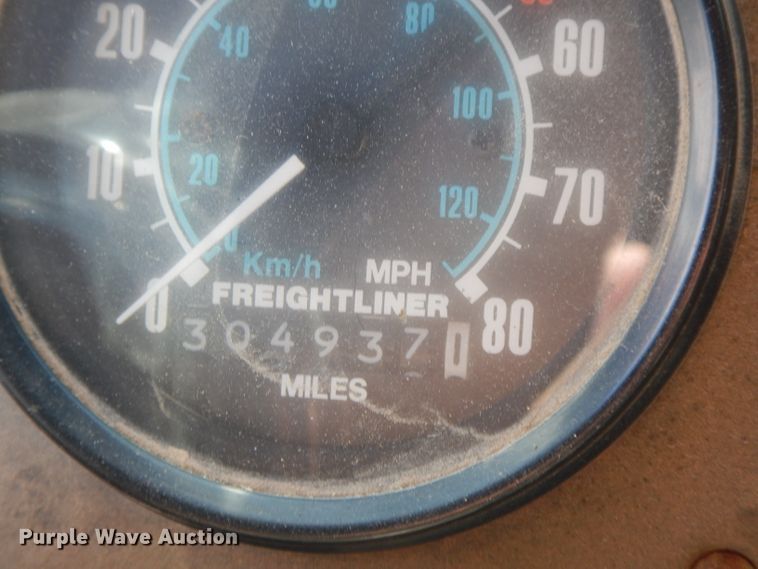 image for item FN9320 1986 Freightliner FLC  semi truck