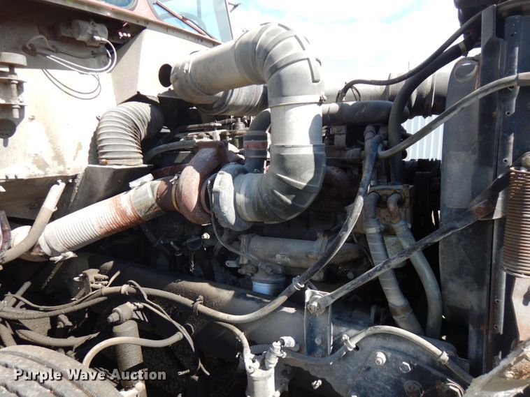 image for item FN9320 1986 Freightliner FLC  semi truck