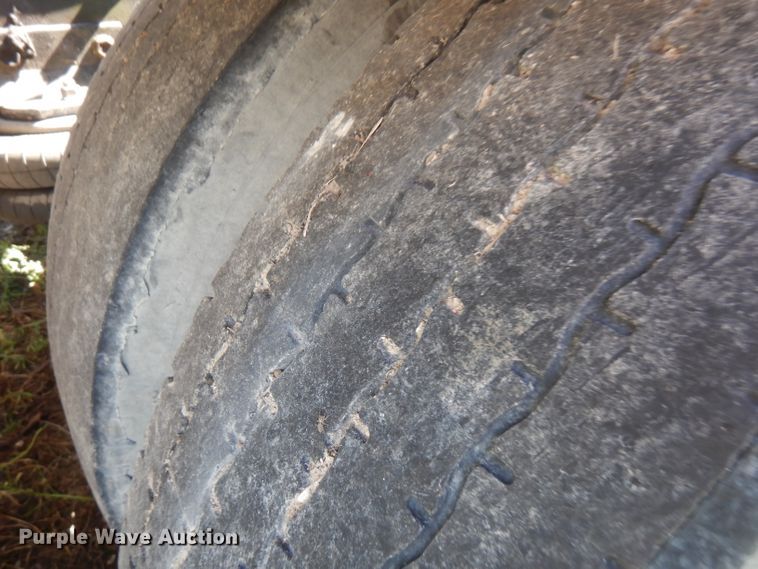 image for item FN9320 1986 Freightliner FLC  semi truck