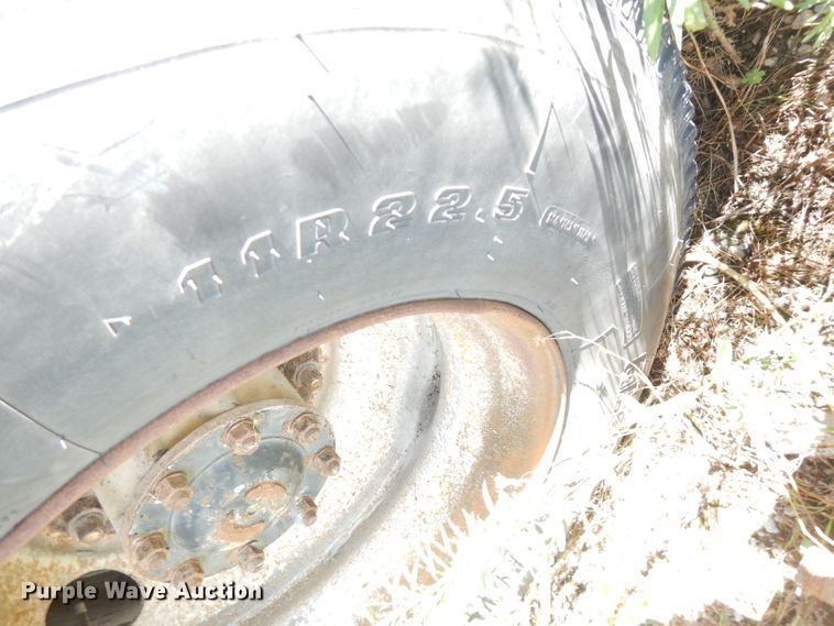 image for item FN9320 1986 Freightliner FLC  semi truck