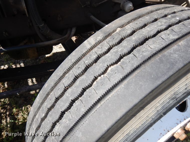 image for item FN9320 1986 Freightliner FLC  semi truck