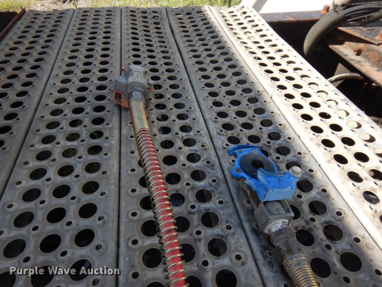 image for item FN9320 1986 Freightliner FLC  semi truck