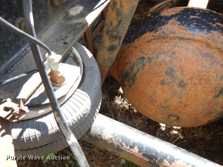 image for item FN9320 1986 Freightliner FLC  semi truck