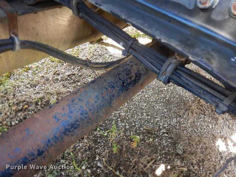 image for item FN9320 1986 Freightliner FLC  semi truck