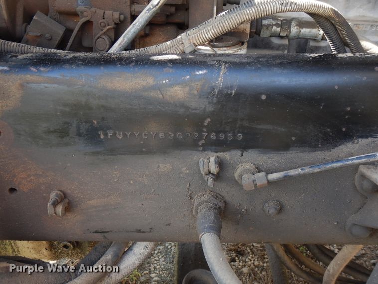 image for item FN9320 1986 Freightliner FLC  semi truck