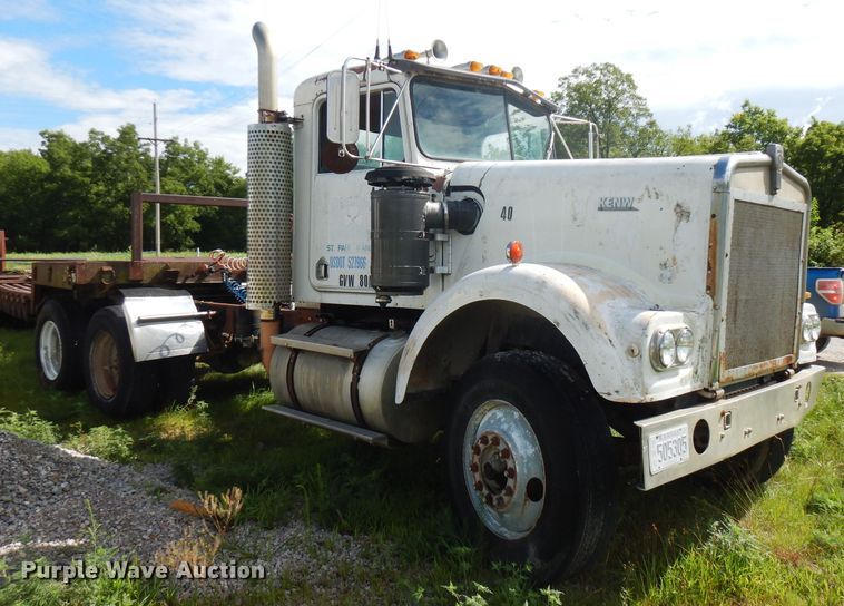 image for item FN9321 1980 Kenworth W900  semi truck