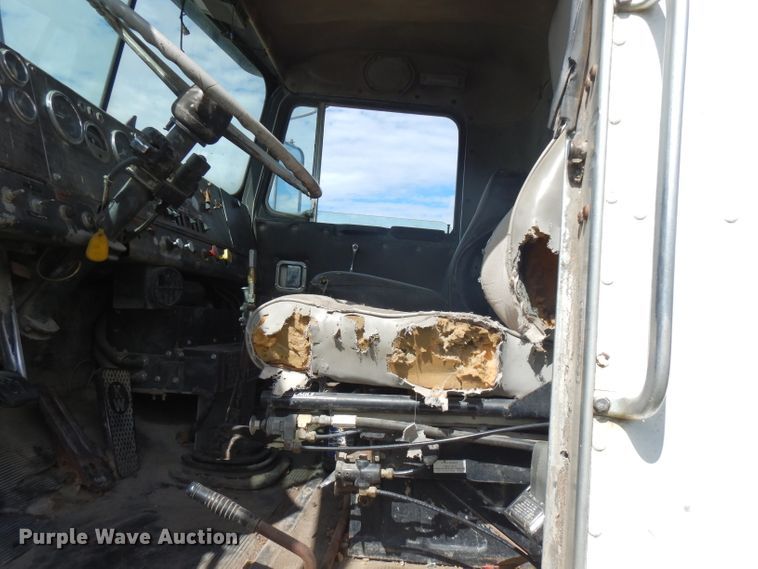 image for item FN9321 1980 Kenworth W900  semi truck