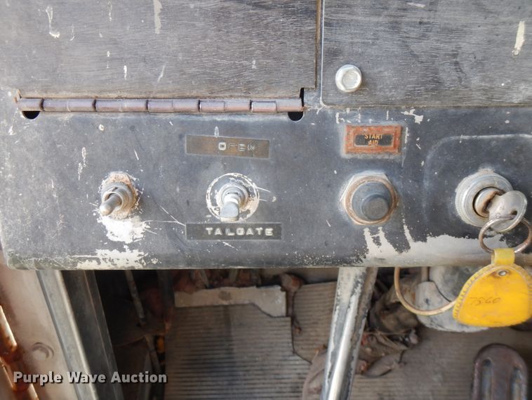 image for item FN9321 1980 Kenworth W900  semi truck