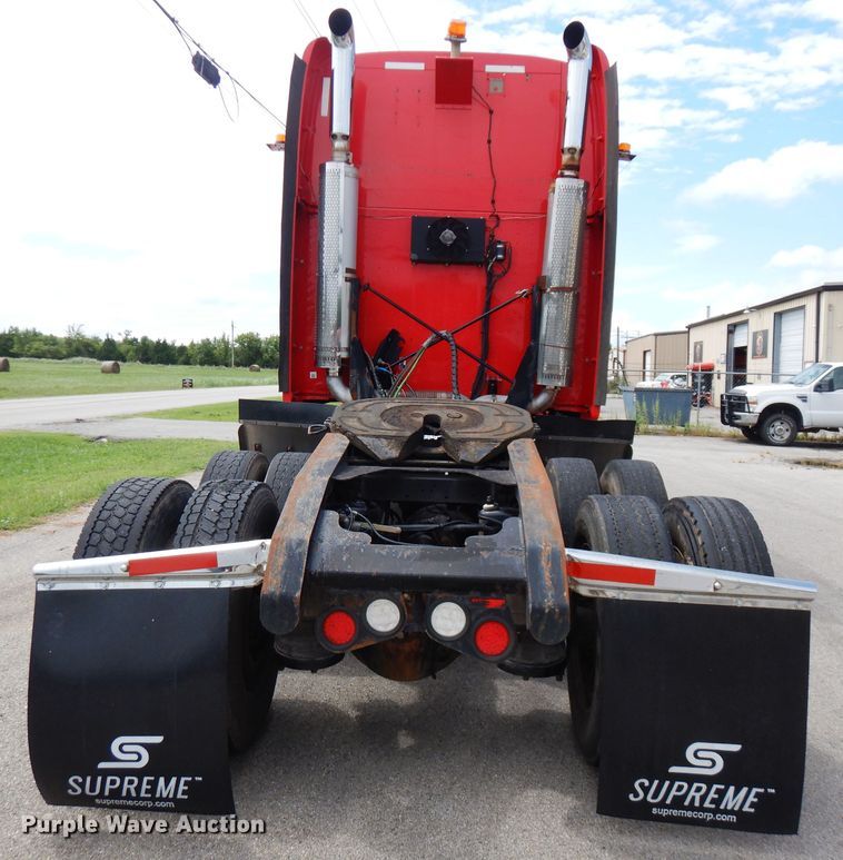 image for item FN9330 2009 Peterbilt 387  semi truck