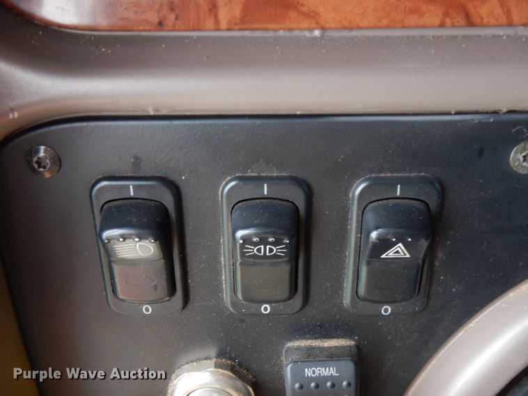 image for item FN9330 2009 Peterbilt 387  semi truck