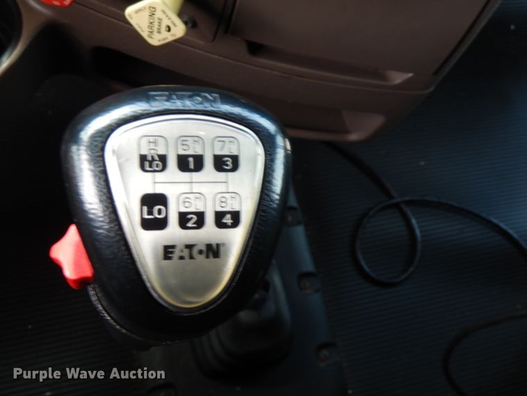 image for item FN9330 2009 Peterbilt 387  semi truck