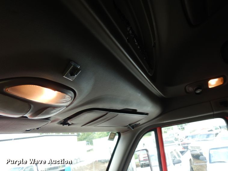 image for item FN9330 2009 Peterbilt 387  semi truck