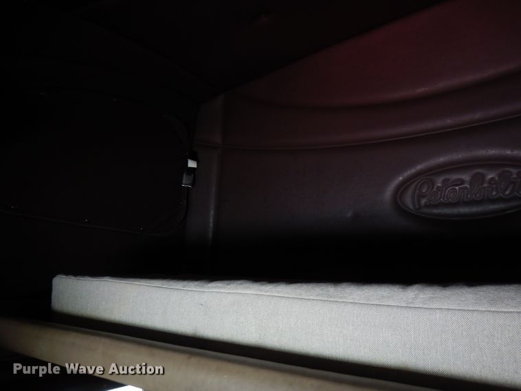 image for item FN9330 2009 Peterbilt 387  semi truck