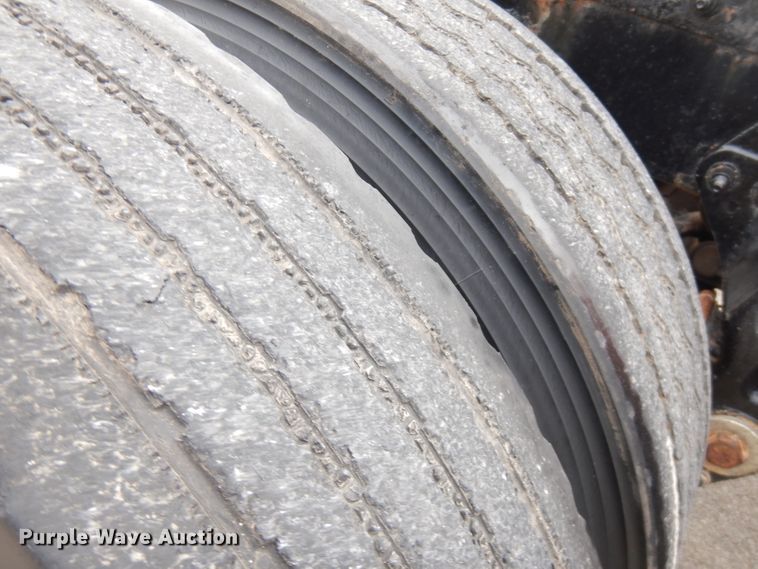 image for item FN9330 2009 Peterbilt 387  semi truck