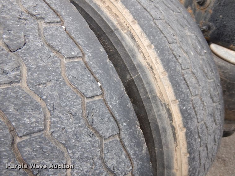 image for item FN9330 2009 Peterbilt 387  semi truck