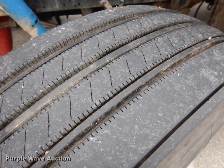 image for item FN9330 2009 Peterbilt 387  semi truck