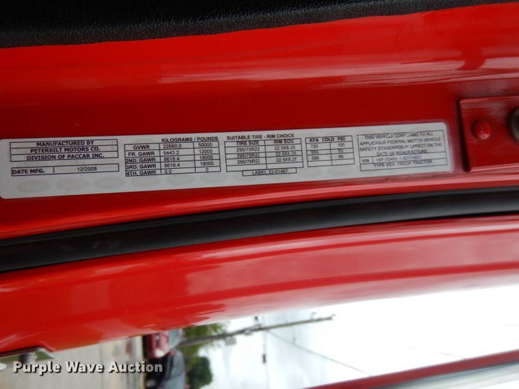 image for item FN9330 2009 Peterbilt 387  semi truck