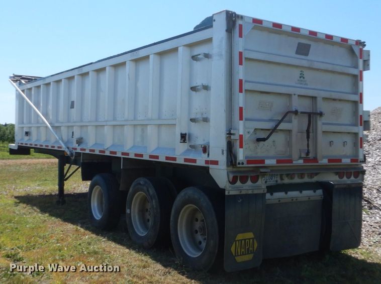 image for item FT9019 1996 East end dump trailer