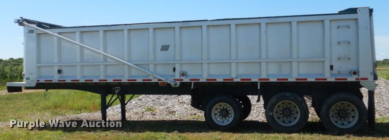 image for item FT9019 1996 East end dump trailer