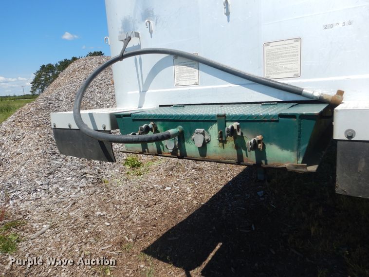 image for item FT9019 1996 East end dump trailer