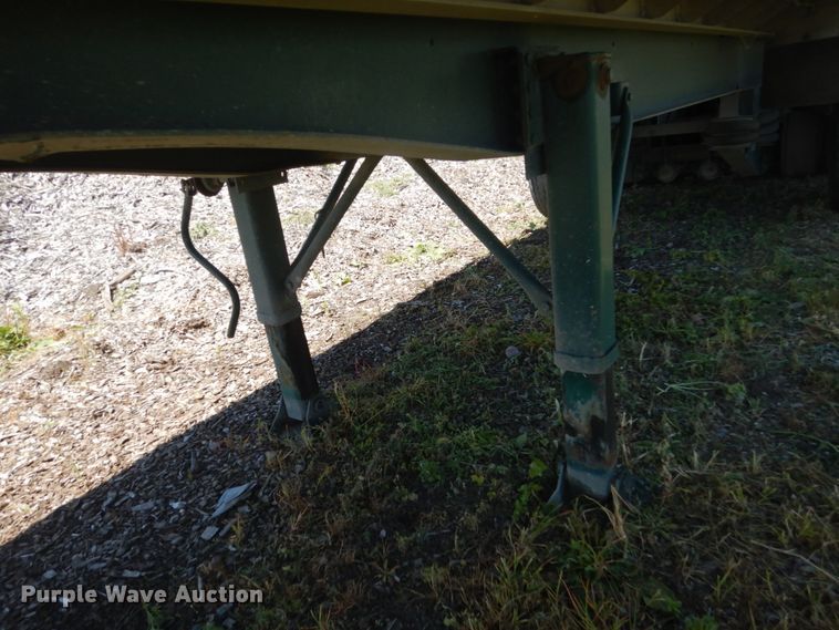 image for item FT9019 1996 East end dump trailer