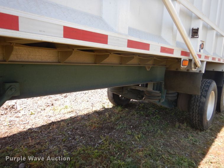 image for item FT9019 1996 East end dump trailer