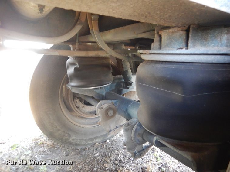 image for item FT9019 1996 East end dump trailer