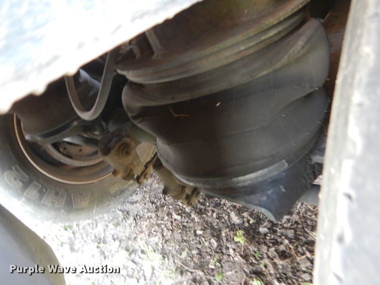 image for item FT9019 1996 East end dump trailer