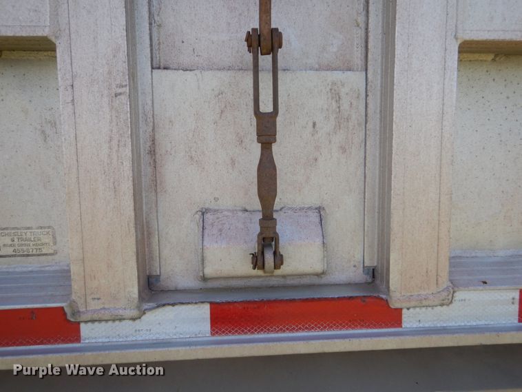 image for item FT9019 1996 East end dump trailer