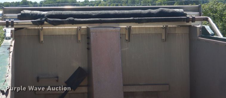 image for item FT9019 1996 East end dump trailer