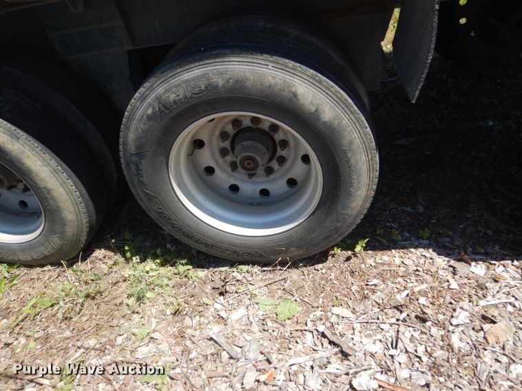 image for item FT9019 1996 East end dump trailer