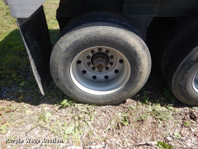 image for item FT9019 1996 East end dump trailer