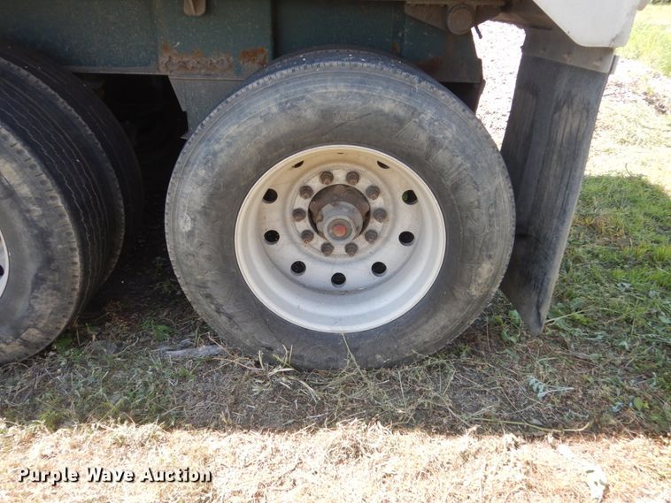 image for item FT9019 1996 East end dump trailer