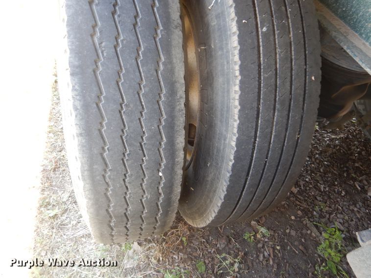 image for item FT9019 1996 East end dump trailer