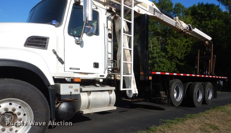 image for item FT9021 2004 Mack Granite  crane truck