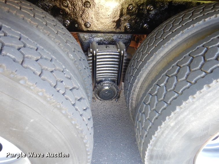 image for item FT9021 2004 Mack Granite  crane truck